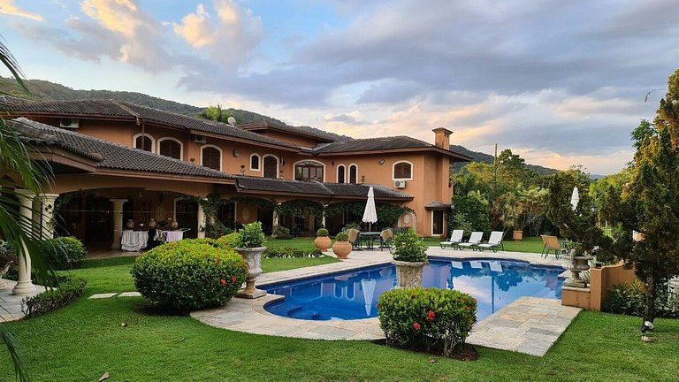 Casa em Condomínio - Guarujá - Acapulco - 6 suítes | SPcs135