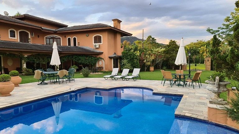 Casa em Condomínio - Guarujá - Acapulco - 6 suítes | SPcs135