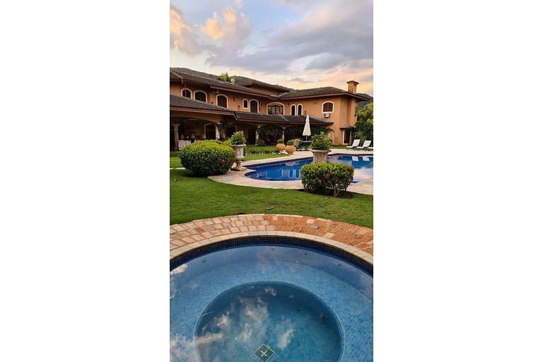 Casa em Condomínio - Guarujá - Acapulco - 6 suítes | SPcs135