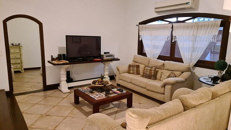 Casa em Condomínio - Guarujá - Acapulco - 6 suítes | SPcs135