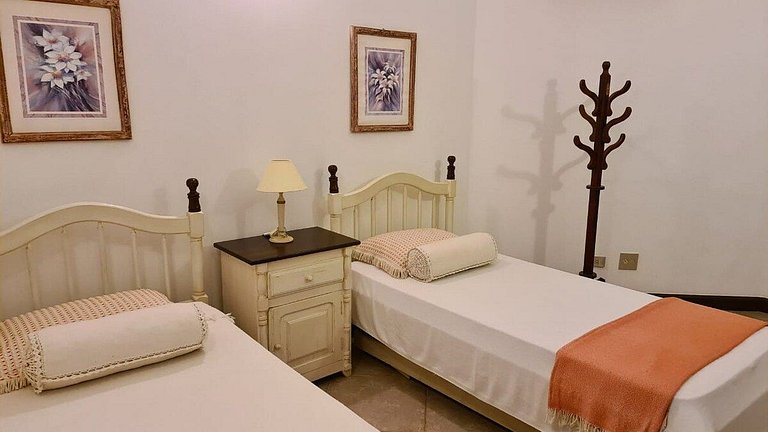 Casa em Condomínio - Guarujá - Acapulco - 6 suítes | SPcs135