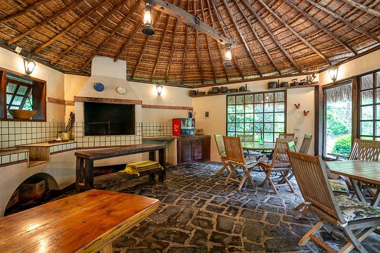 UMA RESIDÊNCIA EXTRAORDINÁRIA ENTRE AS MONTANHAS DE CAMPOS D