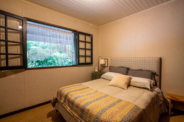 UMA RESIDÊNCIA EXTRAORDINÁRIA ENTRE AS MONTANHAS DE CAMPOS D