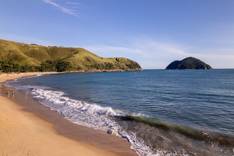 Pé na Areia - Acolhedora e com Design Singular - SPcs55