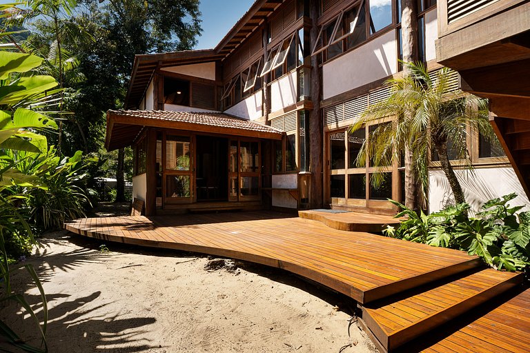 Pé na Areia - Acolhedora e com Design Singular - SPcs55