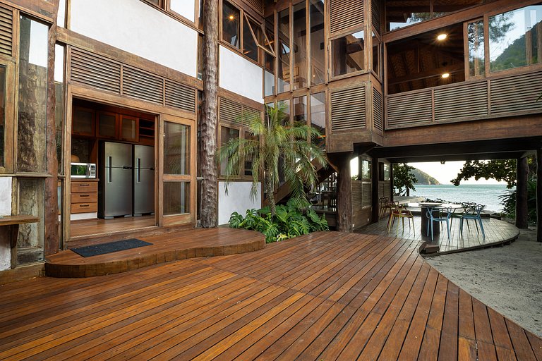 Pé na Areia - Acolhedora e com Design Singular - SPcs55