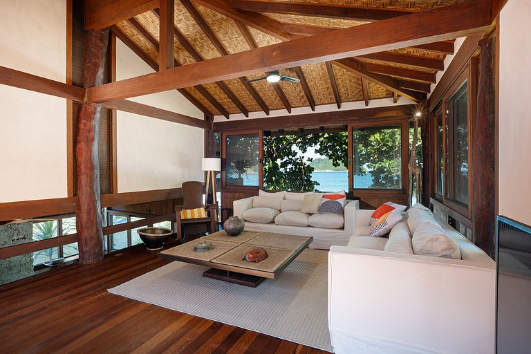 Pé na Areia - Acolhedora e com Design Singular - SPcs55