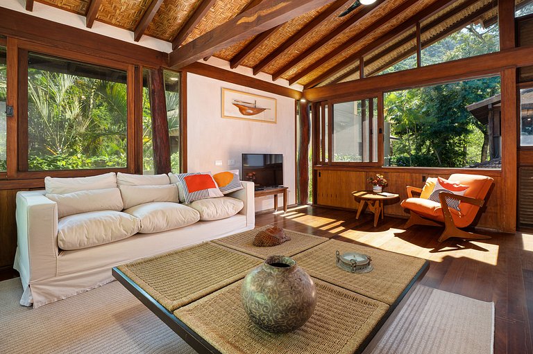 Pé na Areia - Acolhedora e com Design Singular - SPcs55