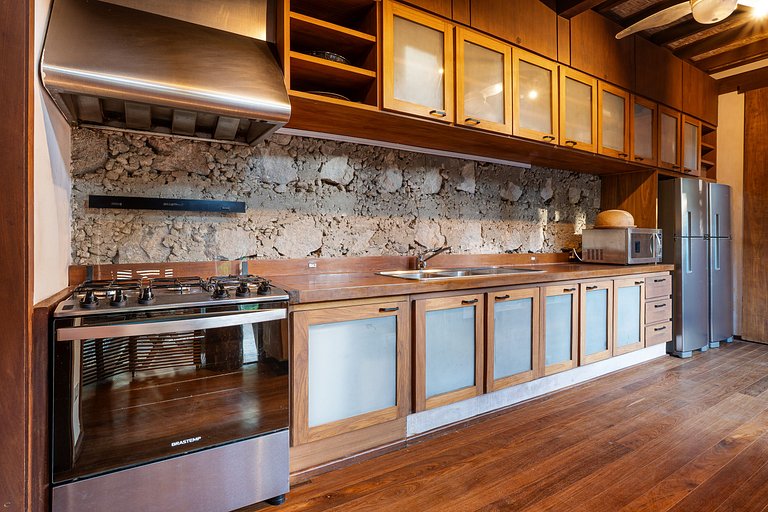 Pé na Areia - Acolhedora e com Design Singular - SPcs55