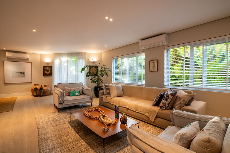 Casa de Alto Padrão Praia da Baleia - LTSPcs48