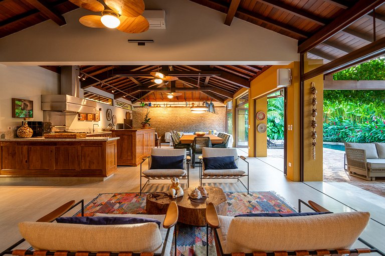 Casa de Alto Padrão Praia da Baleia - LTSPcs48