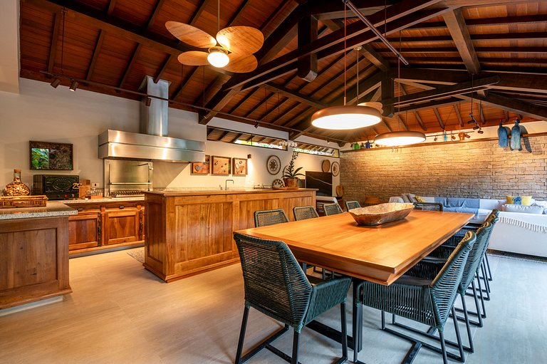 Casa de Alto Padrão Praia da Baleia - LTSPcs48