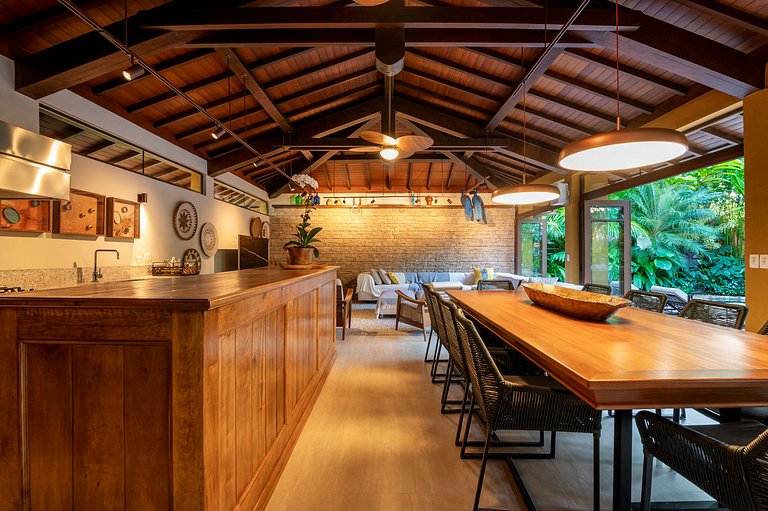 Casa de Alto Padrão Praia da Baleia - LTSPcs48