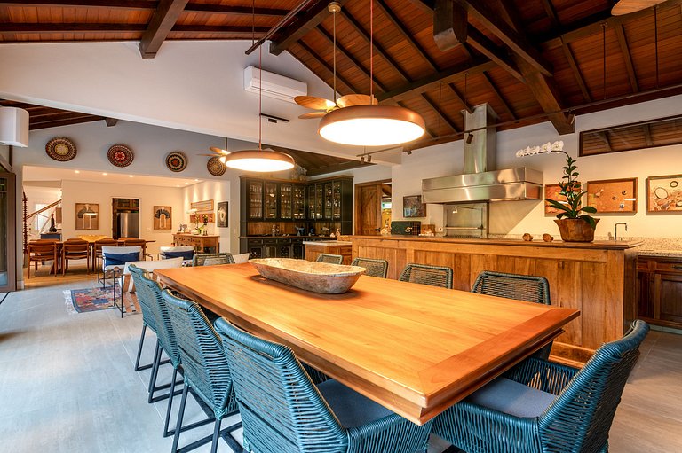 Casa de Alto Padrão Praia da Baleia - LTSPcs48