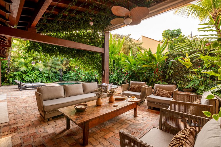 Casa de Alto Padrão Praia da Baleia - LTSPcs48