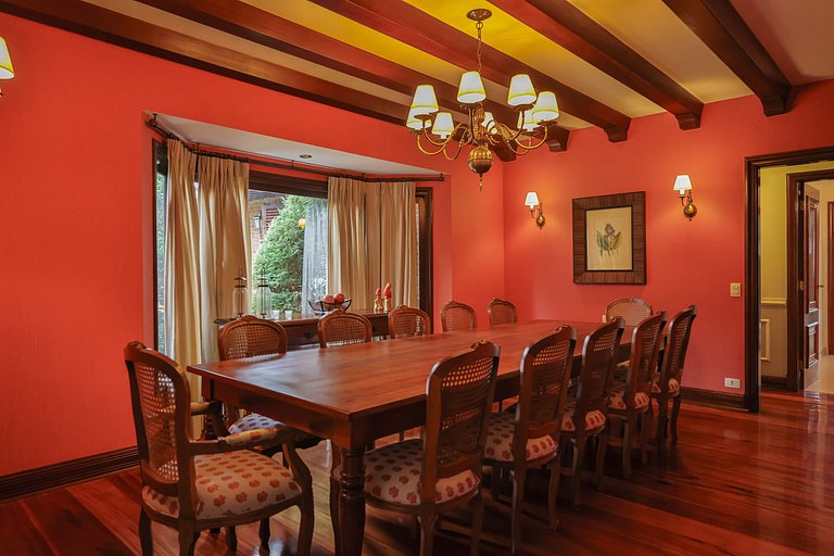 Casa elegante em Campos do Jordão - ARSPcs238