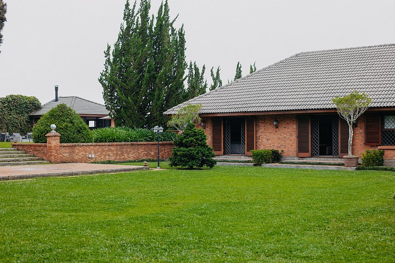 Casa elegante em Campos do Jordão - ARSPcs238