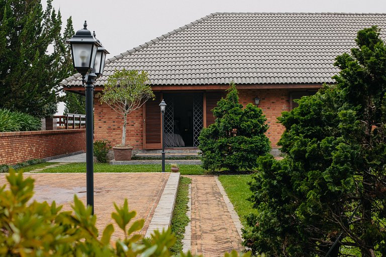 Casa elegante em Campos do Jordão - ARSPcs238