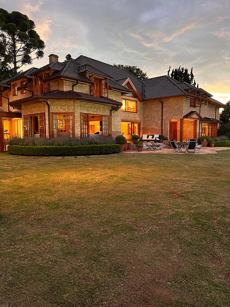 Casa maravilhosa em Campos do Jordão - ARSPcs248