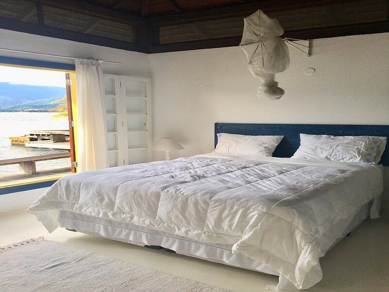 Casa pé na areia - Ilha em Angra dos Reis - RJcs57