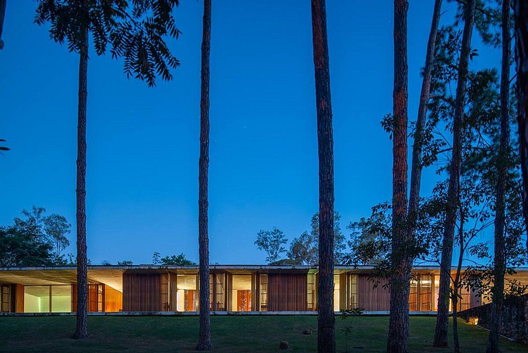 Arquitetura Marcio Kogan em Condomínio Fechado - Atibaia - S