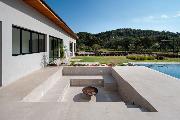 Casa em Guararema - SPcs472