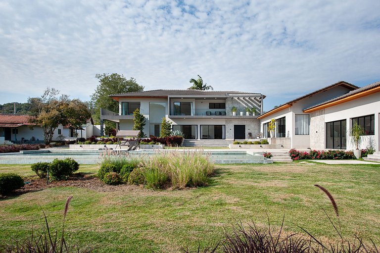 Casa em Guararema - SPcs472