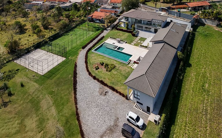 Casa em Guararema - SPcs472