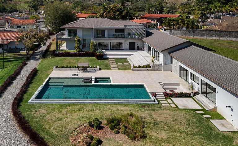 Casa em Guararema - SPcs472