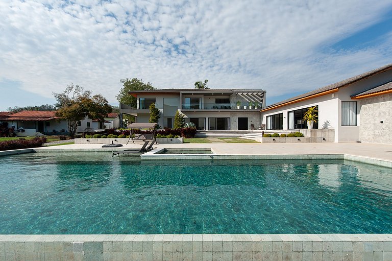 Casa em Guararema - SPcs472