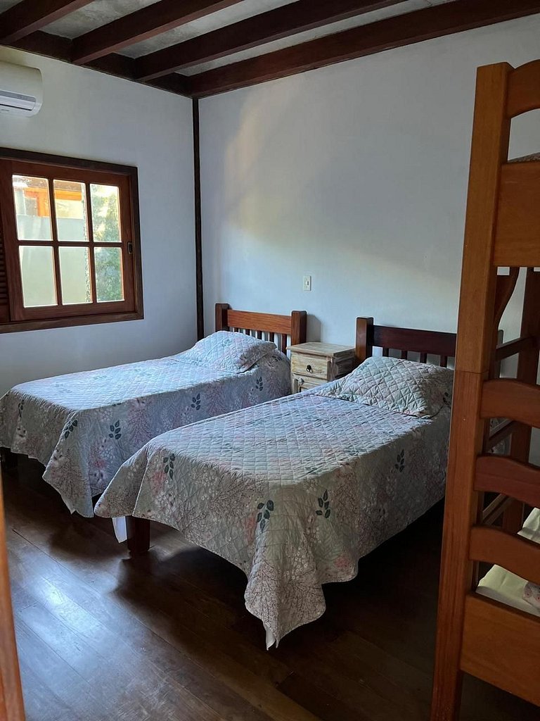 Casa em condomínio - Laranjeiras Paraty - RJcs63
