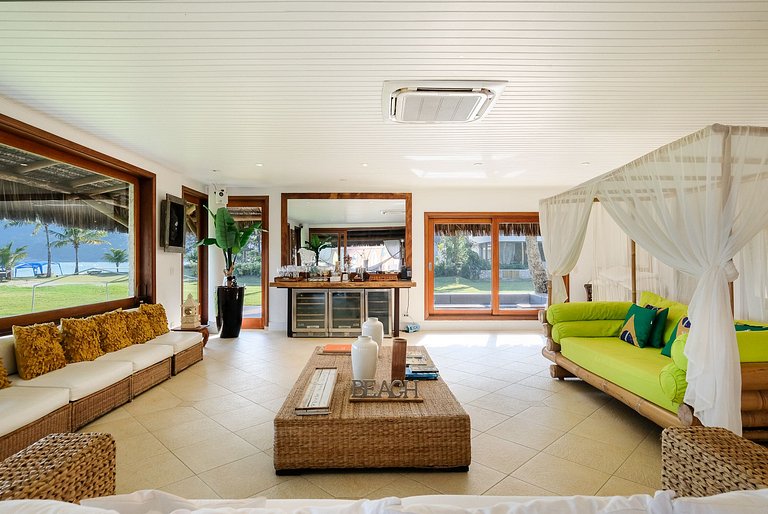 Casa pé na areia em Guaecá - SPcs476