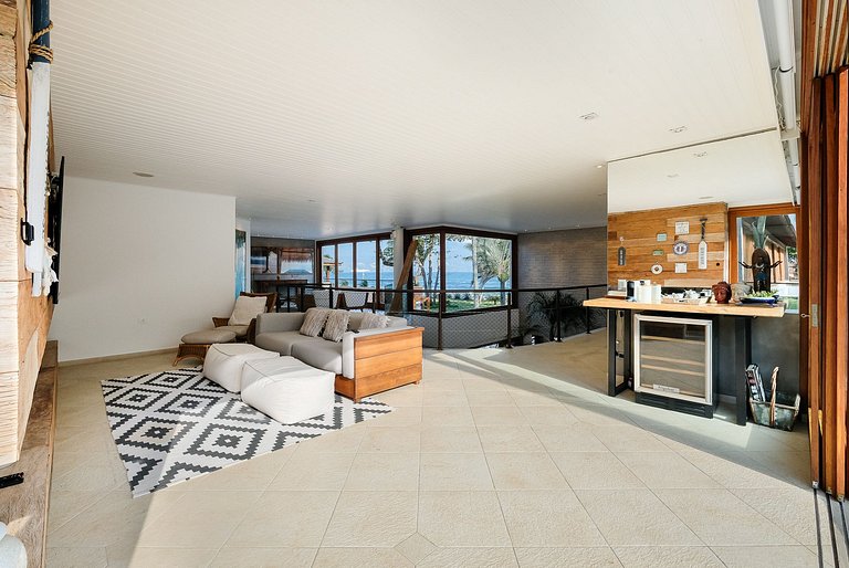 Casa pé na areia em Guaecá - SPcs476