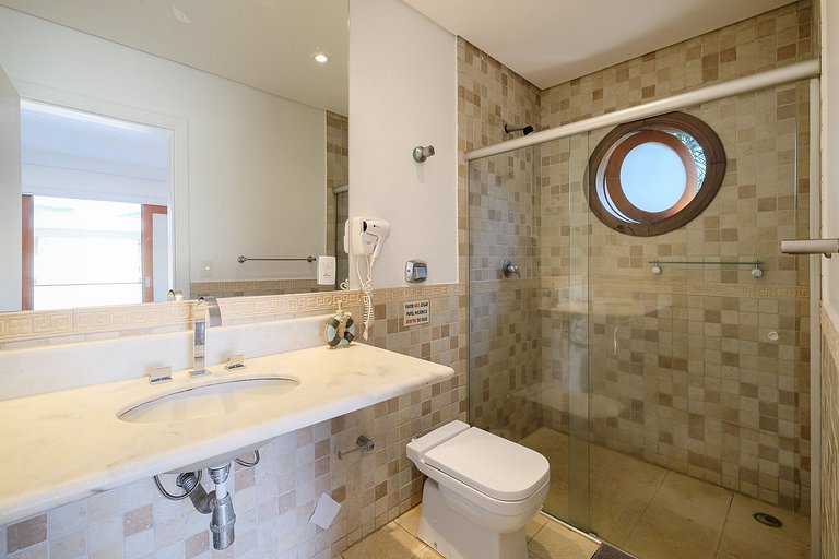 Casa pé na areia em Guaecá - SPcs476