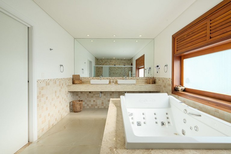 Casa pé na areia em Guaecá - SPcs476