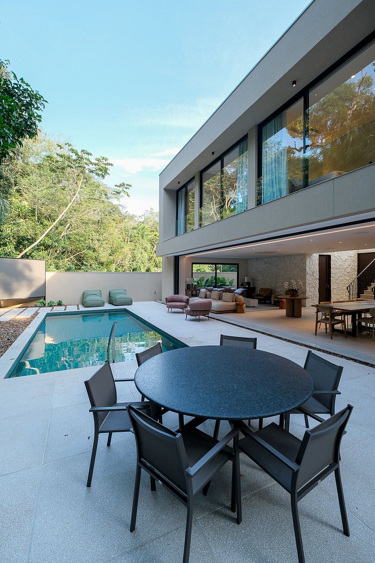 Casa contemporânea - Poucos passos da praia na Riviera de Sã