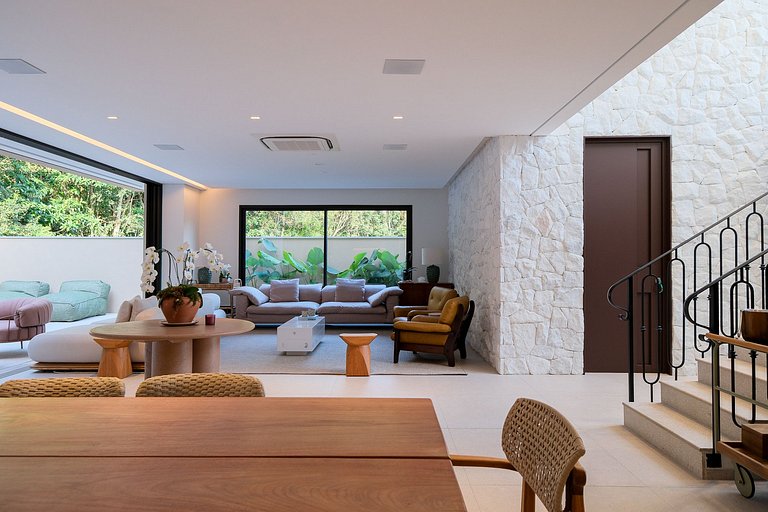 Casa contemporânea - Poucos passos da praia na Riviera de Sã