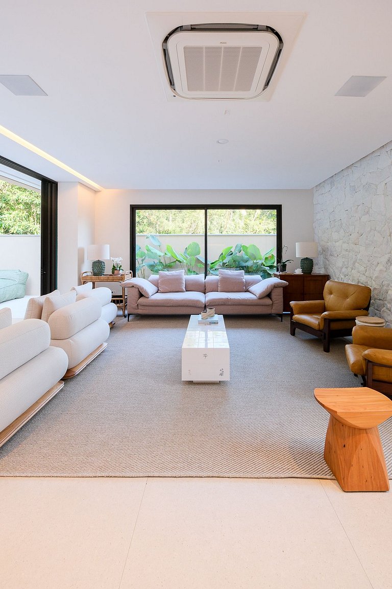 Casa contemporânea - Poucos passos da praia na Riviera de Sã