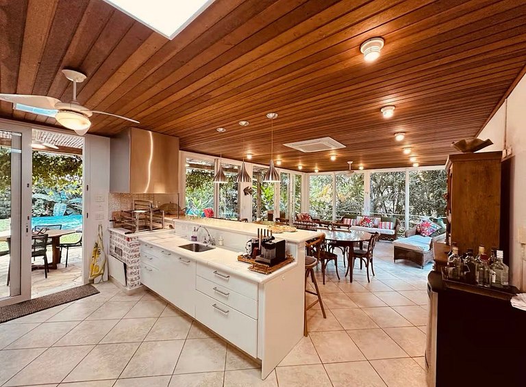 Casa em Condomínio - Praia de Iporanga Guarujá - SPcs494