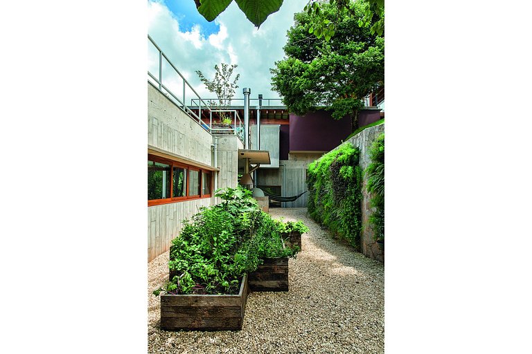 Casa Moderna - Sto Antônio do Pinhal - 6 Suítes | SPcs151