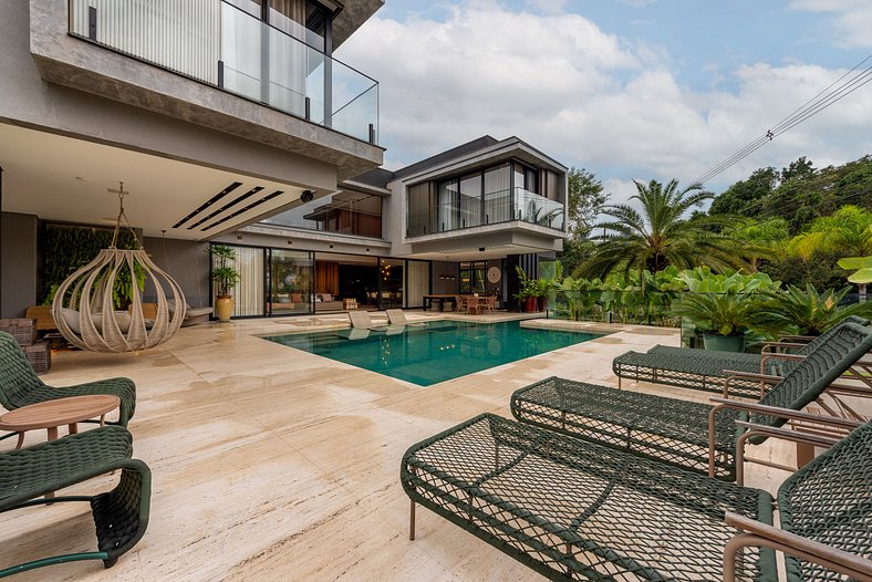 Espetacular Casa no Jardins do Golf - Riviera/SP | LTSPcs23