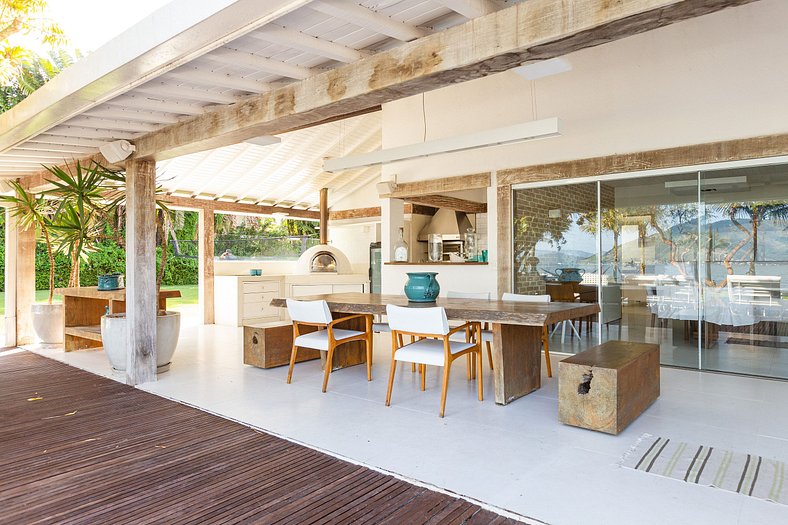 Portobello - Magnífica Residência Pé na Areia com 5sts | RJc