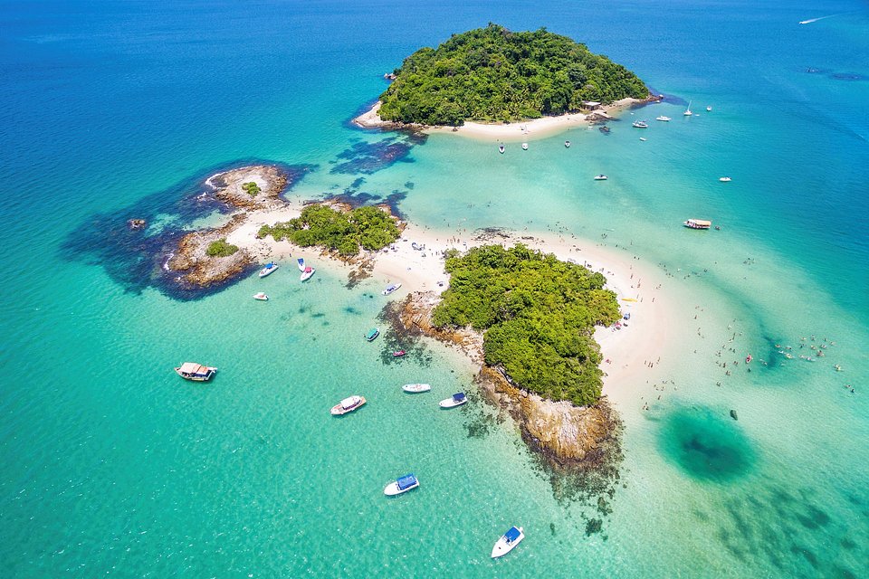 Férias exclusivas: conheça 4 ilhas para passar as férias no Brasil